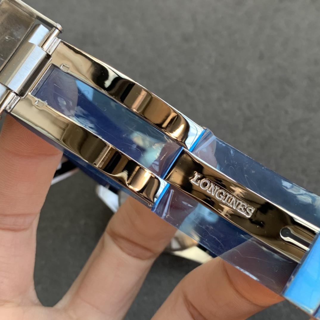 ロンジン「Longines」HydroConquestセラミックベゼル アイスブルー文字盤 メンズウォッチ41MM