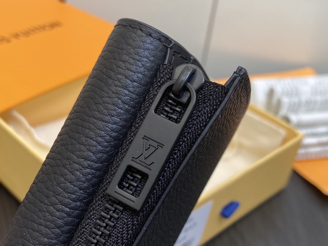 ルイ・ヴィトン「Louis Vuitton」ポルトフォイユ･パイロット