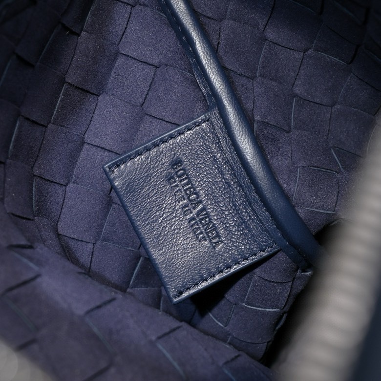 ボッテガ・ヴェネタ「Bottega Veneta」Intrecciato メンズクラッチバッグ