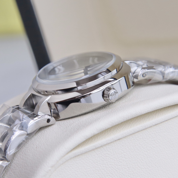 ロンジン「Longines」プライマルーナシリーズ レディース クォーツウォッチ 30.5mm