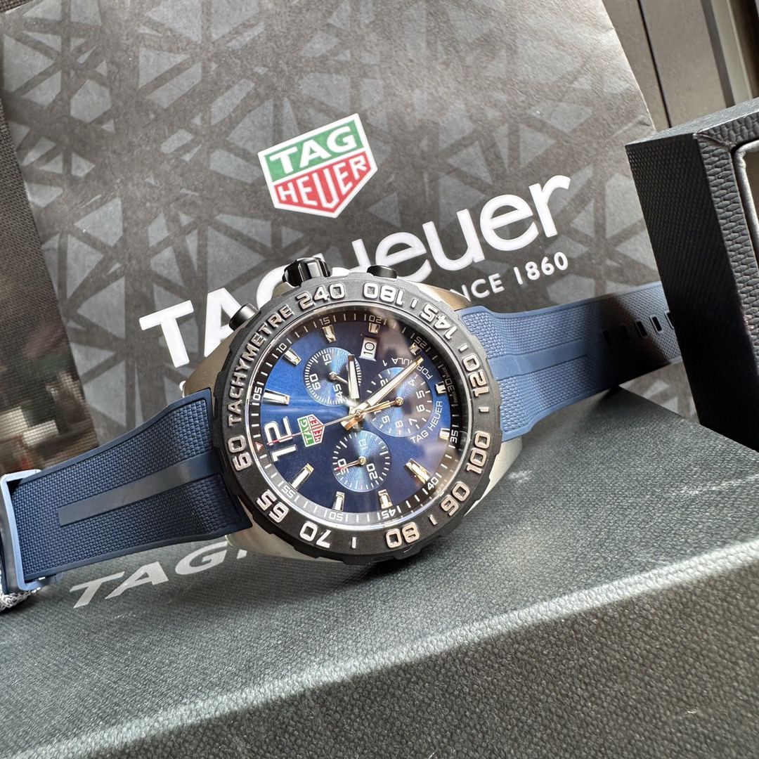 タグ・ホイヤー「TAG Heuer」フォーミュラ1 クォーツ メンズウォッチ 43mm