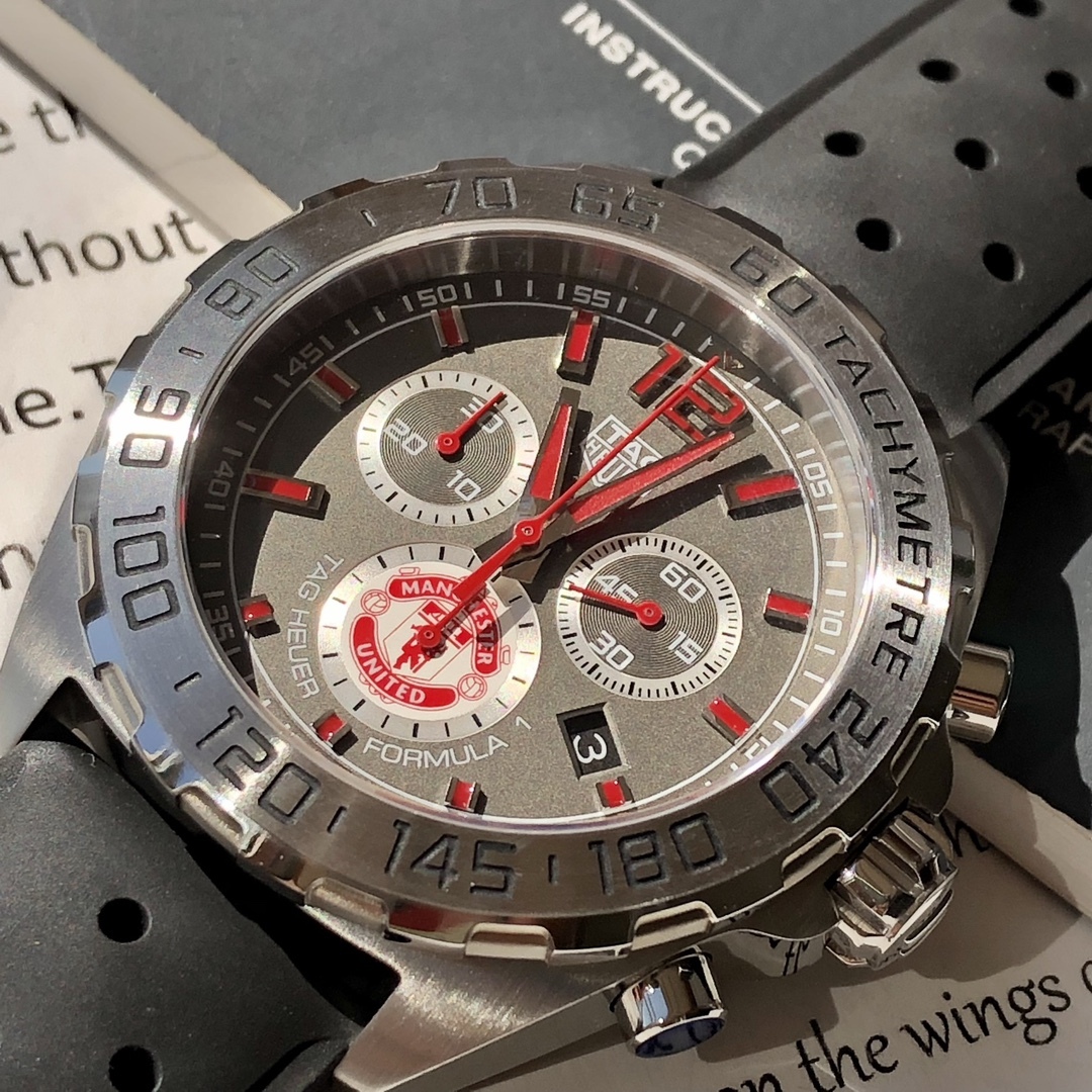 タグ・ホイヤー「TAG Heuer」Formula 1 メンズクオーツ腕時計 43mm