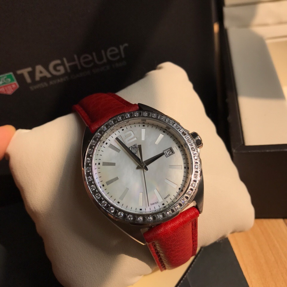 タグ・ホイヤー「TAG Heuer」フォーミュラ1 レディースクォーツ 腕時計35mm