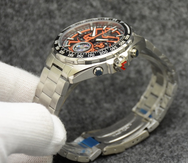 タグ・ホイヤー「TAG Heuer」フォーミュラー1 クロノグラフクォーツ メンズ 腕時計44.5mm