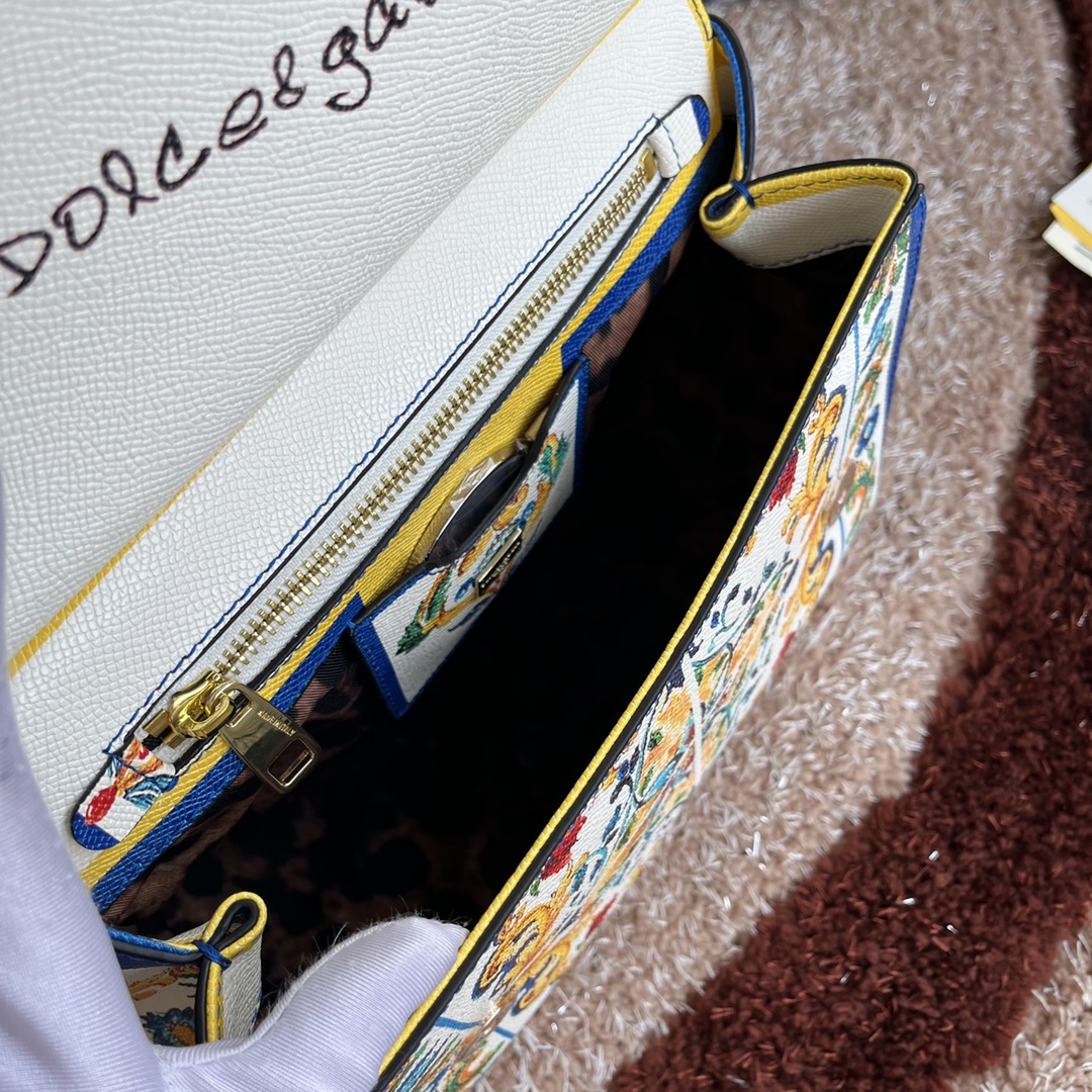 ドルチェ・アンド・ガッバーナ「D&G」 レザープリント ミラー付き ショルダーバッグ