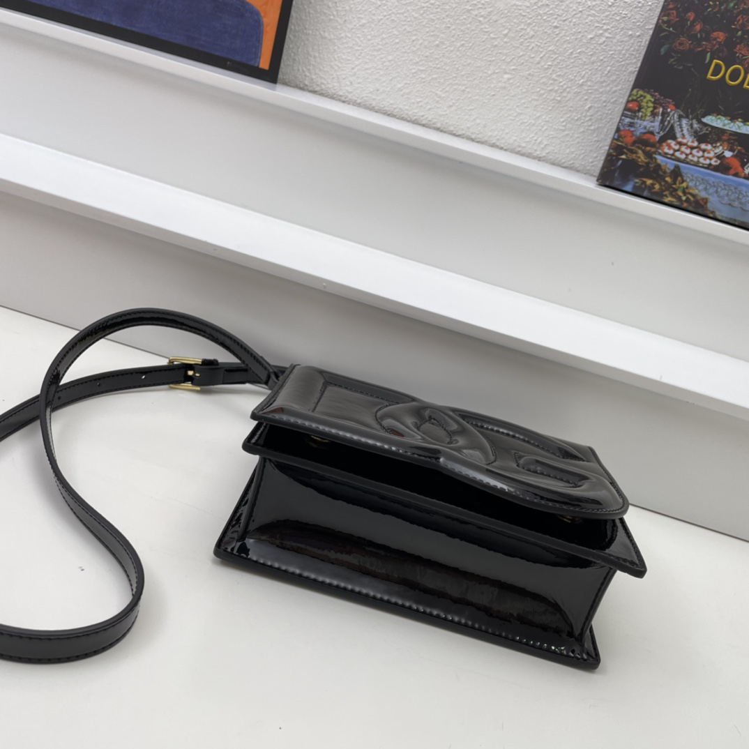 ドルチェ・アンド・ガッバーナ「D&G」ラミネートレザー ショルダーバッグ