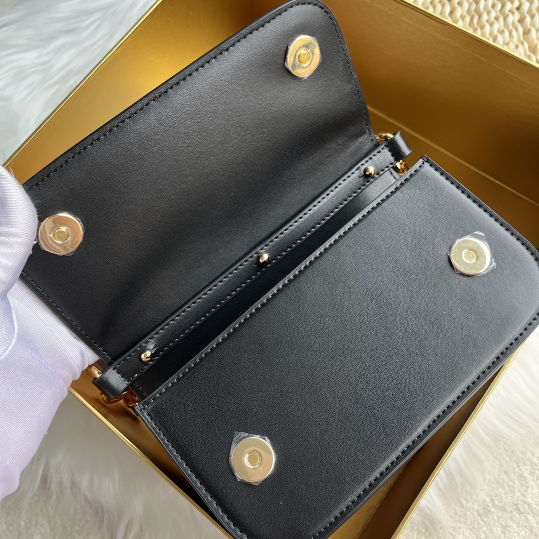 ドルチェ・アンド・ガッバーナ「D&G」シングルショルダークロスボディバッグ