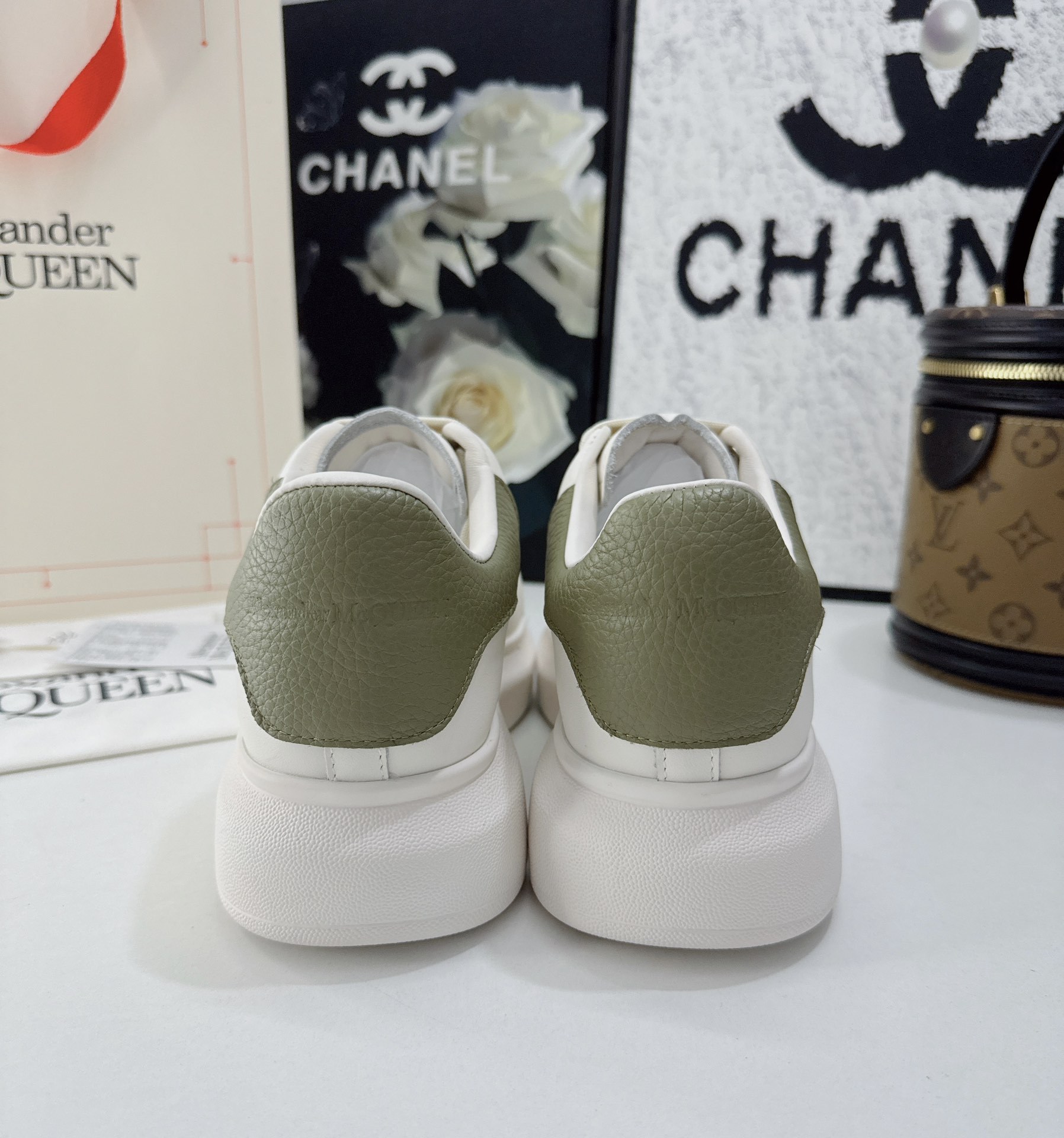 アレキサンダー・マックイーン［Alexander McQueen］Oversized Sneaker "Silk-Embossed Leather" スニーカー