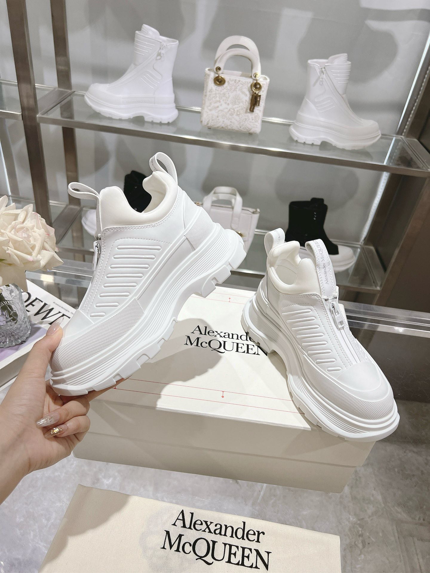 アレキサンダー・マックイーン［Alexander McQueen］Trail-Inspired Sneaker "Tech Waterproof" スニーカー