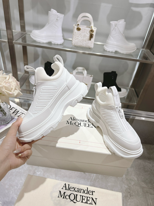 アレキサンダー・マックイーン［Alexander McQueen］Trail-Inspired Sneaker "Tech Waterproof" スニーカー