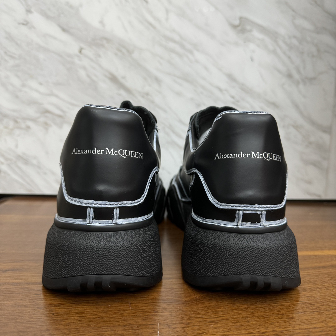 アレキサンダー・マックイーン［Alexander McQueen］Oversized Sneaker "Silk Gloss Leather" スニーカー