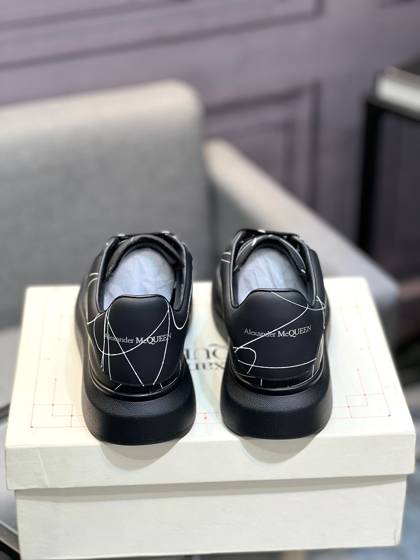 アレキサンダー・マックイーン［Alexander McQueen］Oversized Sneaker "Classic White" スニーカー