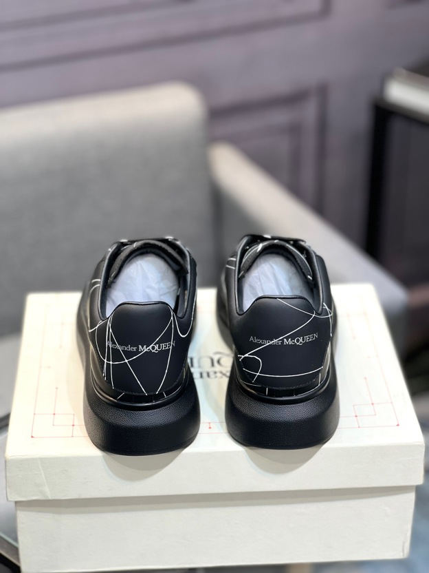 アレキサンダー・マックイーン［Alexander McQueen］Oversized Sneaker "Classic White" スニーカー