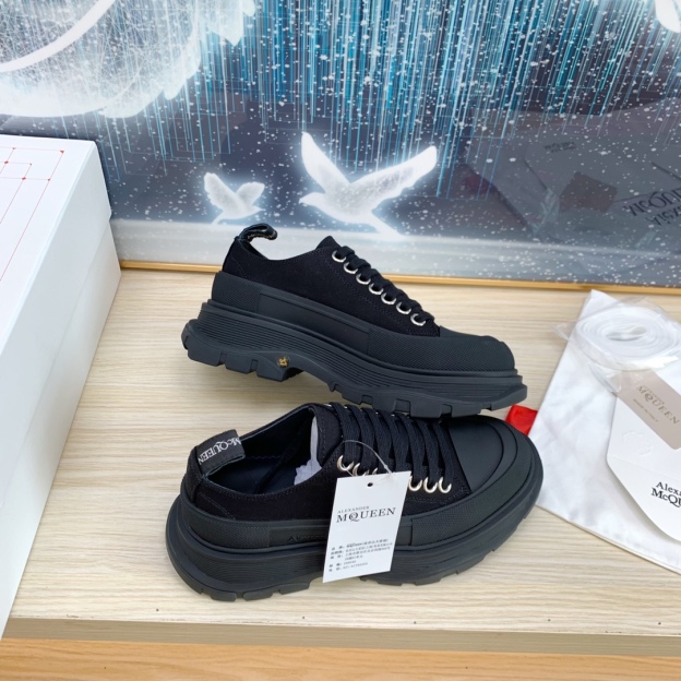 アレキサンダー・マックイーン［Alexander McQueen］Oversized Sneaker "Classic Platform" スニーカー