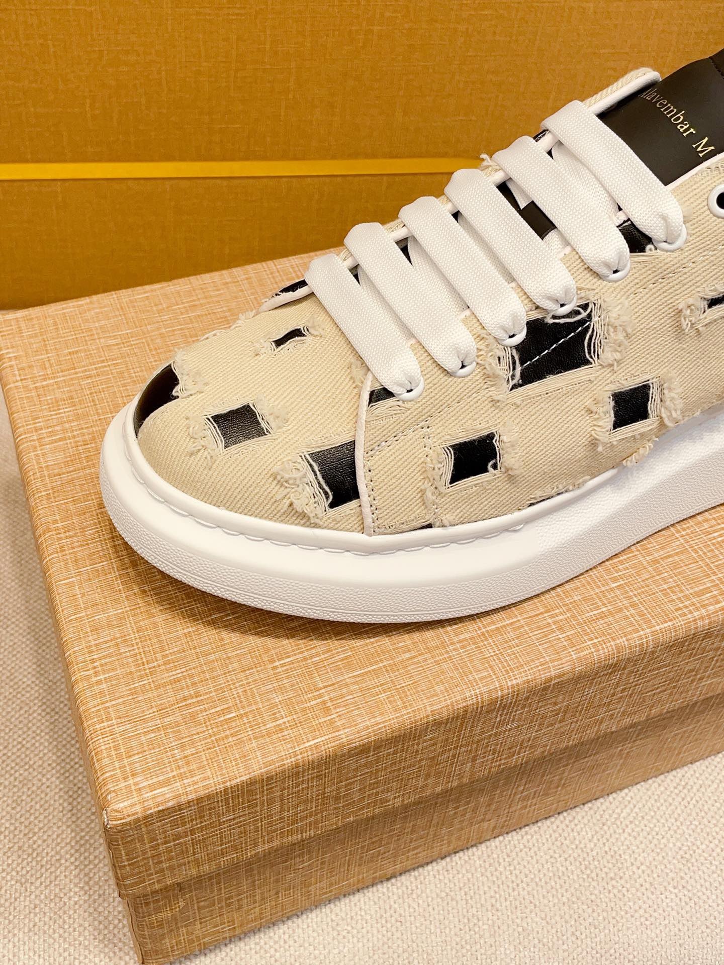 アレキサンダー・マックイーン［Alexander McQueen］Oversized Sneaker "Designer Edition" スニーカー