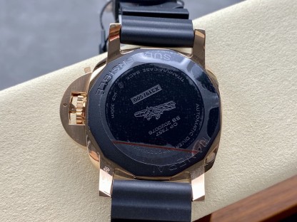 パネライ「Panerai」サブマーシブル ゴールドテック44MM/42MM