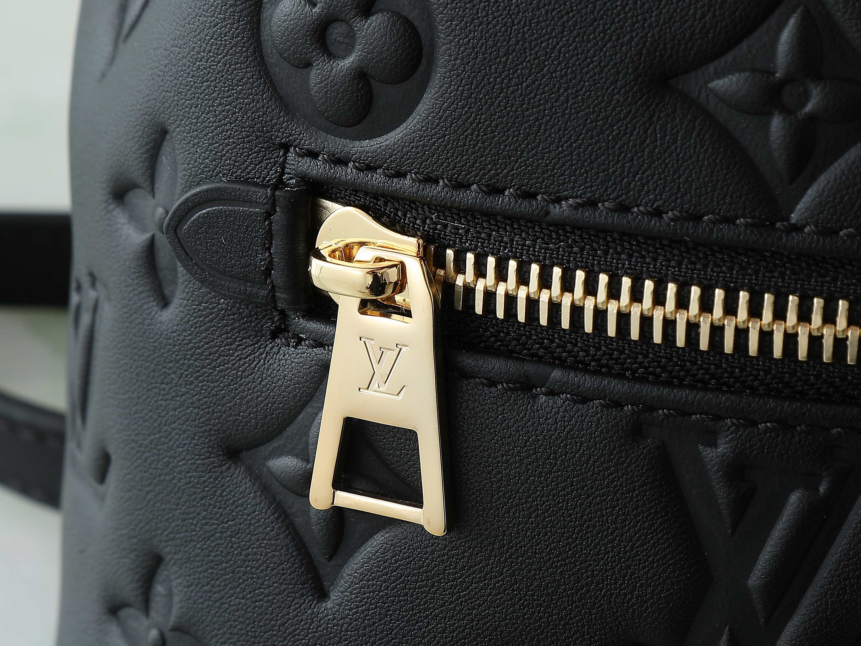 ルイ・ヴィトン「Louis Vuitton」COUSSIN BACKPACK ミニバッグ