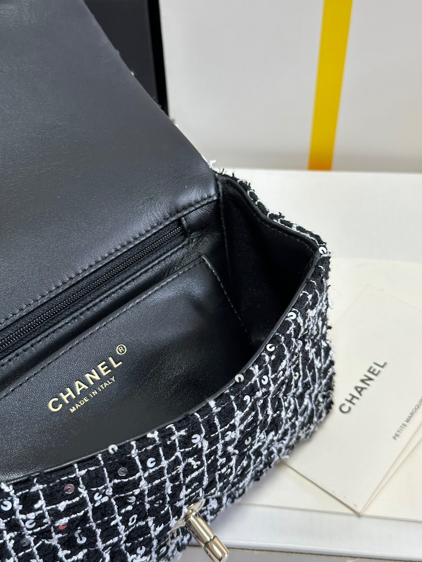 シャネル「Chanel」24P ツイード スパングル CFミニ ショルダーバッグ