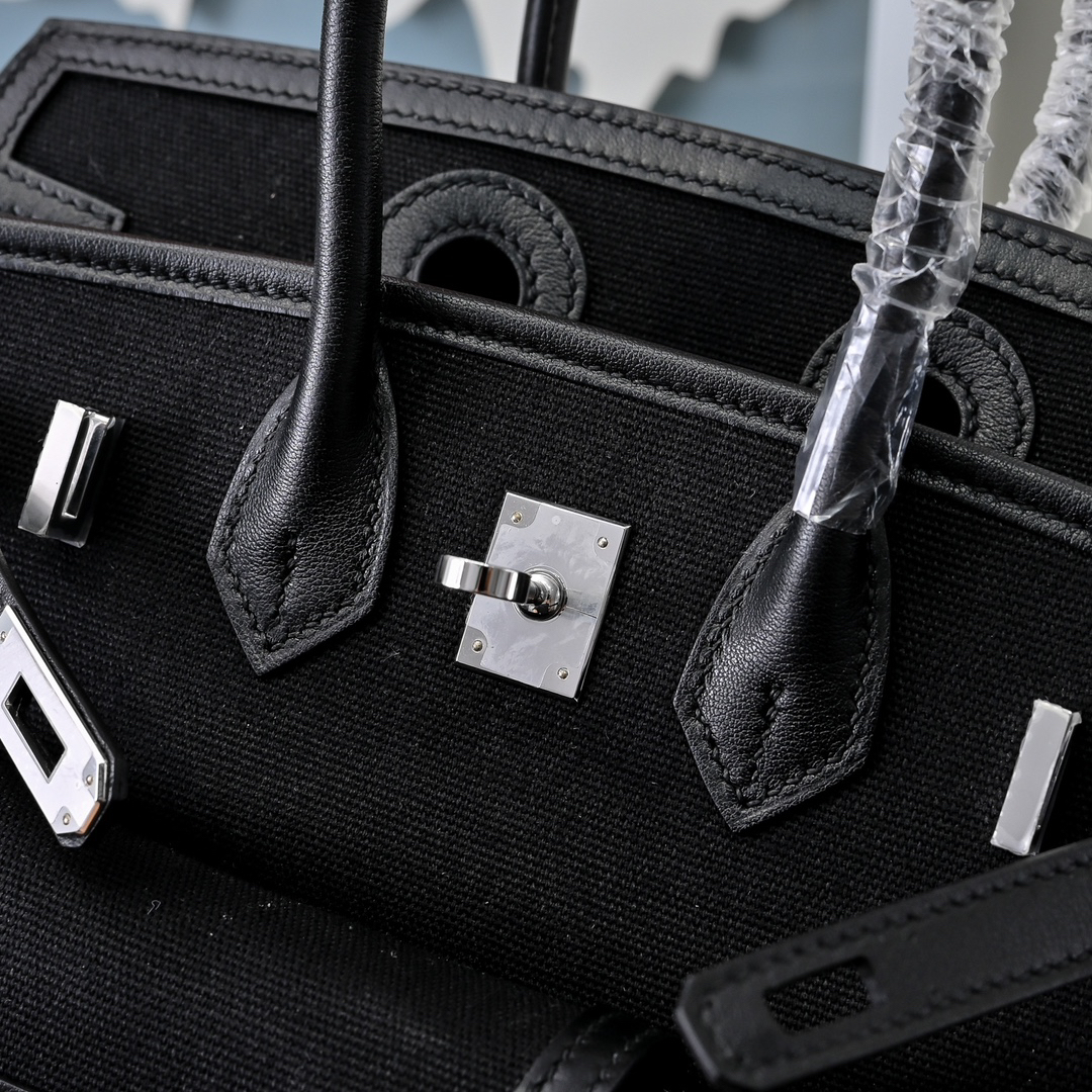 エルメス「Hermès」Cargo スウィフトレザー＆トワル クアドリル シルバーハードウェア バッグ