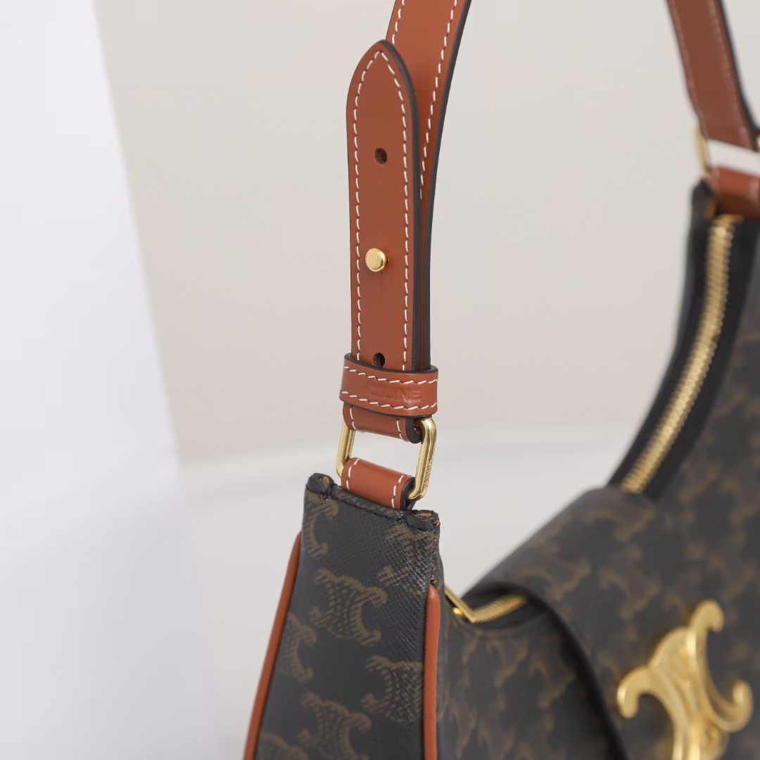 セリーヌ「Celine」 AVA モノグラム アンダーアームバッグ