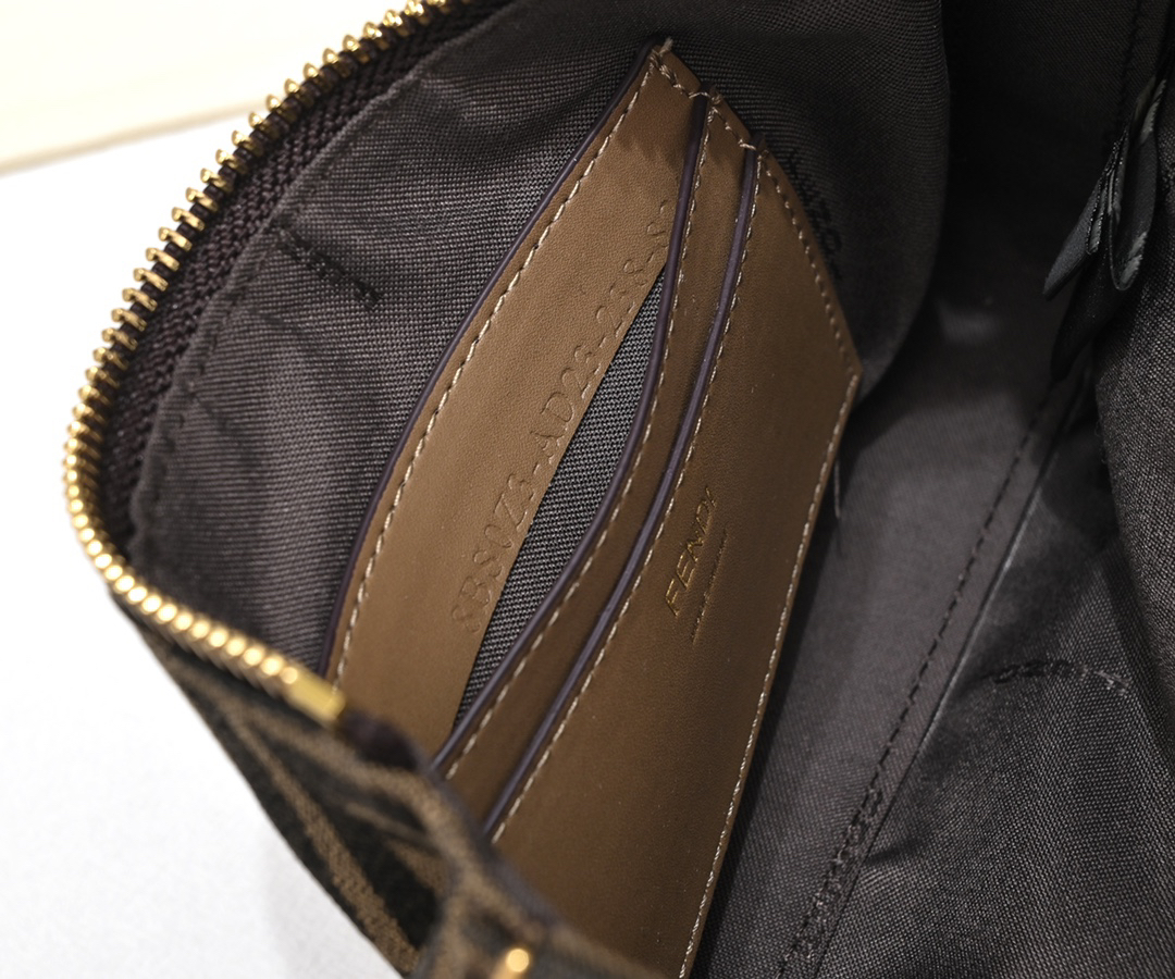 フェンディ「Fendi」Baguette FFジャカード ミニ ショルダーバッグ