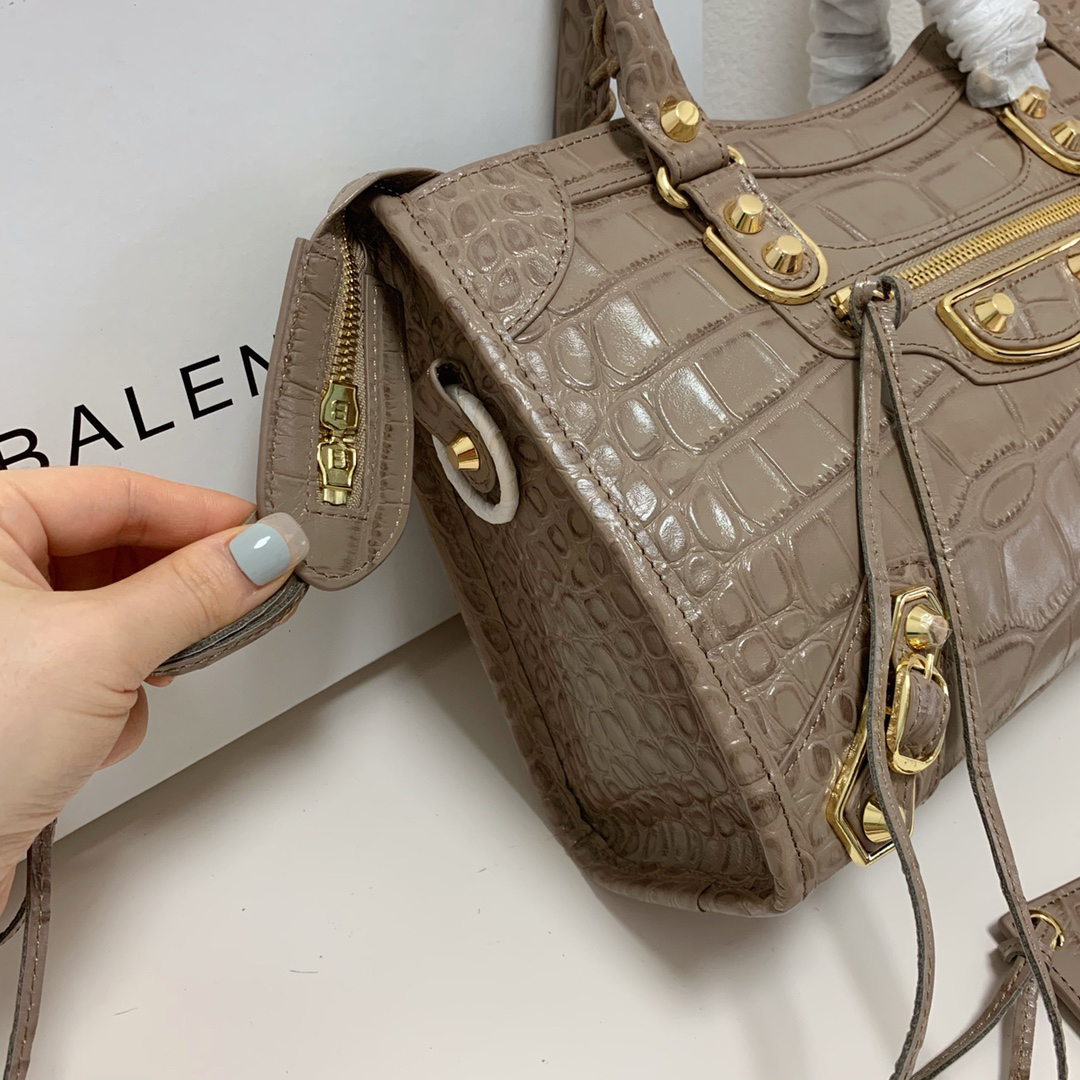 バレンシアガ「Balenciaga」Hourglass クロコダイルエンボス レザーバッグ