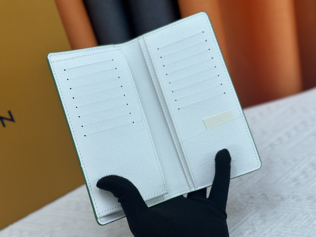 ルイ・ヴィトン「Louis Vuitton」LV エブリデイのポルトフォイユ･ブラザ