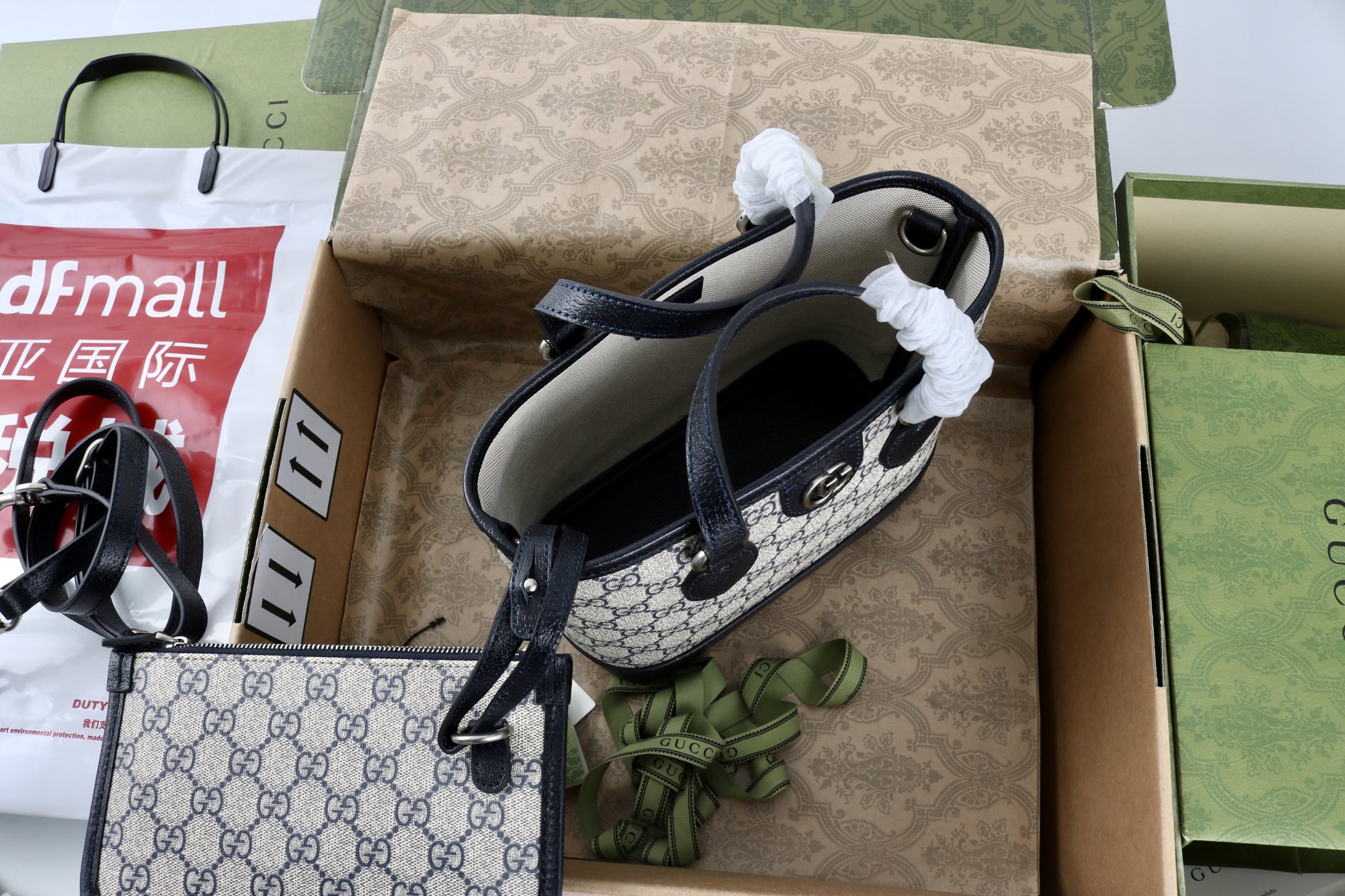 グッチ「Gucci」Ophidia 中号 ショルダーバッグ