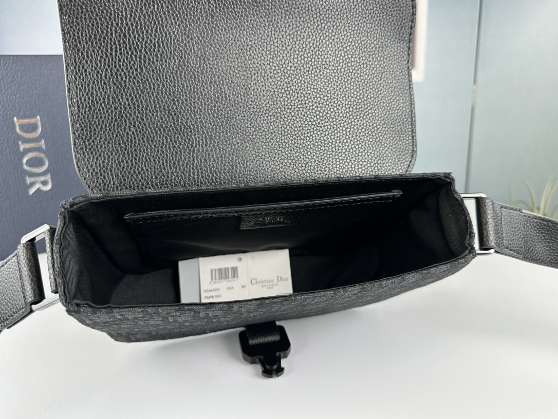 ディオール「Dior」サドル メッセンジャーバッグ