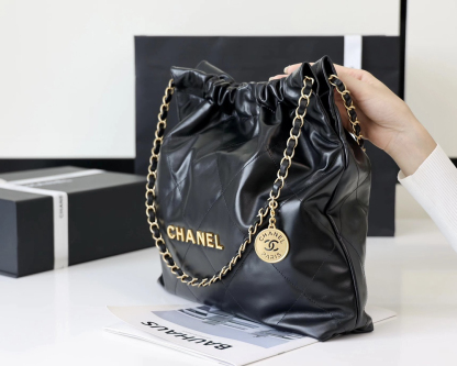 シャネル「Chanel」ショッピングトートバッグ レディース
