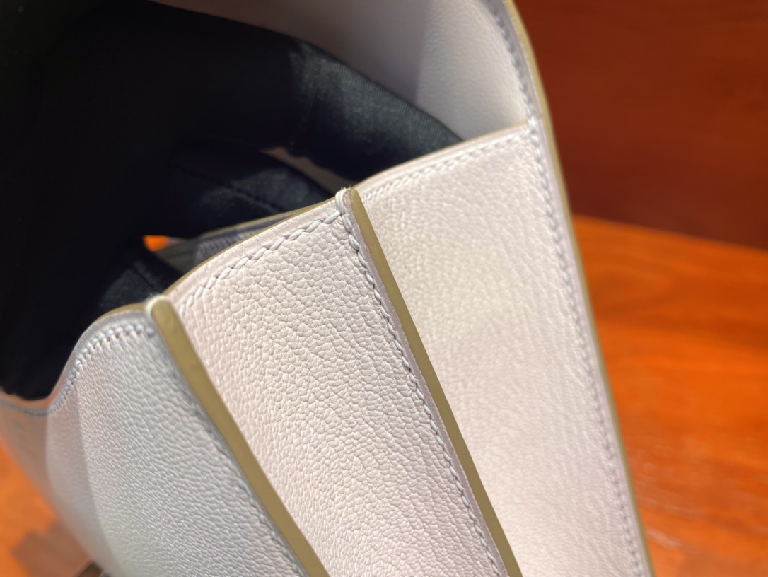 エルメス「Hermès」 Chevre Mysore Mauve pale カードケース