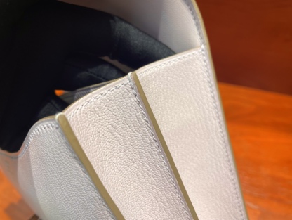 エルメス「Hermès」 Chevre Mysore Mauve pale カードケース