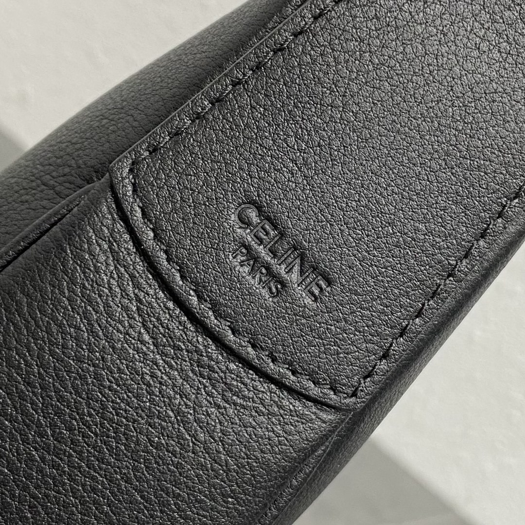 セリーヌ「Celine」新作 小サイズ HELOISE HOBO アンダーアームバッグ