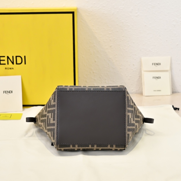フェンディ「Fendi」オリガミ ミニ トランスフォーマブルバッグ