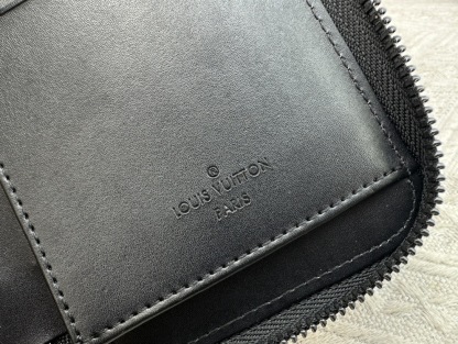 ルイ・ヴィトン「Louis Vuitton」ジッピーウォレット･ヴェルティカル