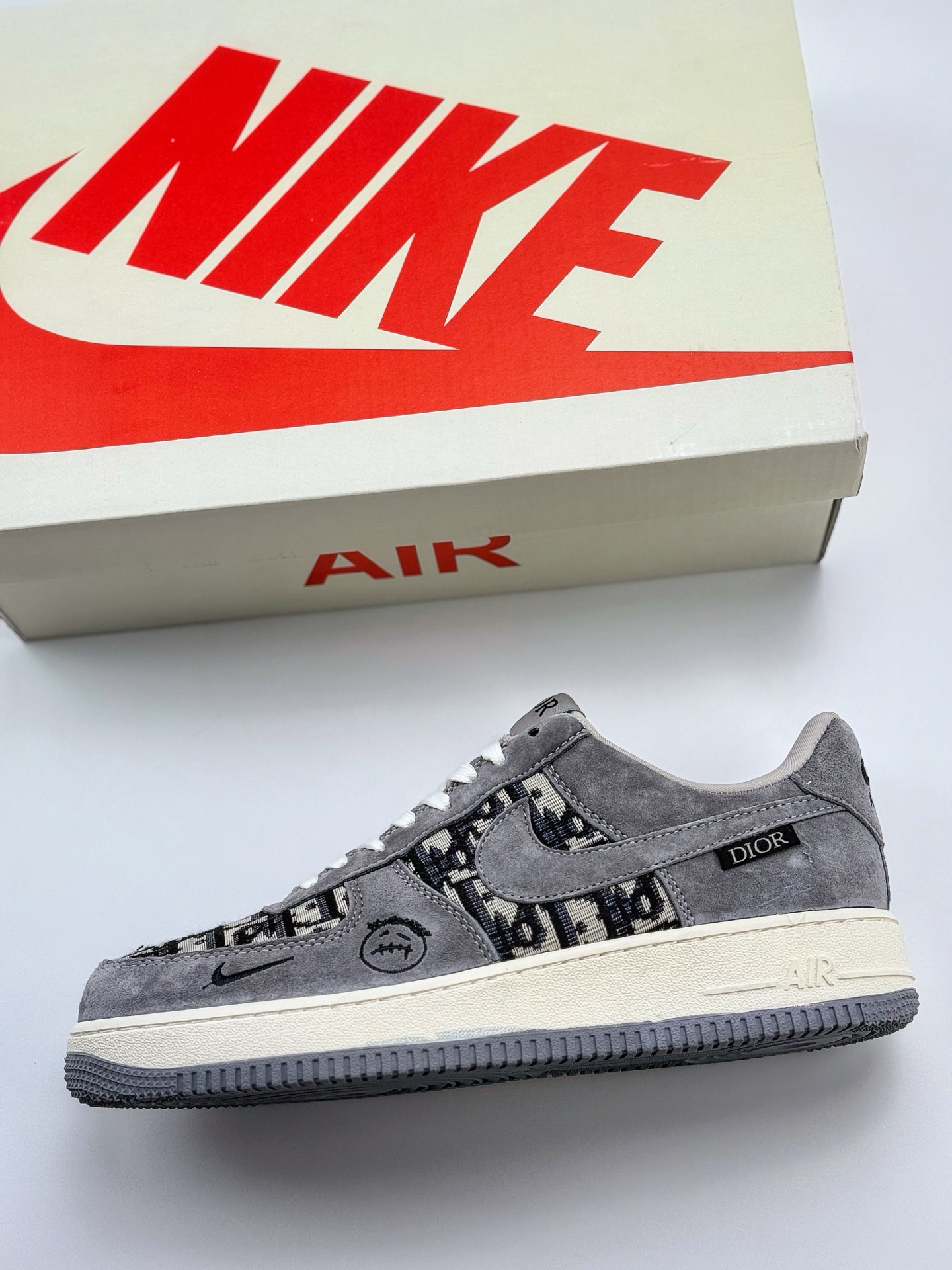 「限定コラボモデル」DIOR x Travis Scott x Nike Air Force 1 Low 07 スニーカー-ISETAN PRESTIGE CURATED