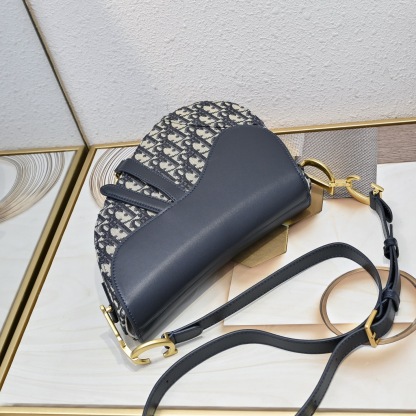 ディオール「Dior」サドルバッグ ショルダーバッグ