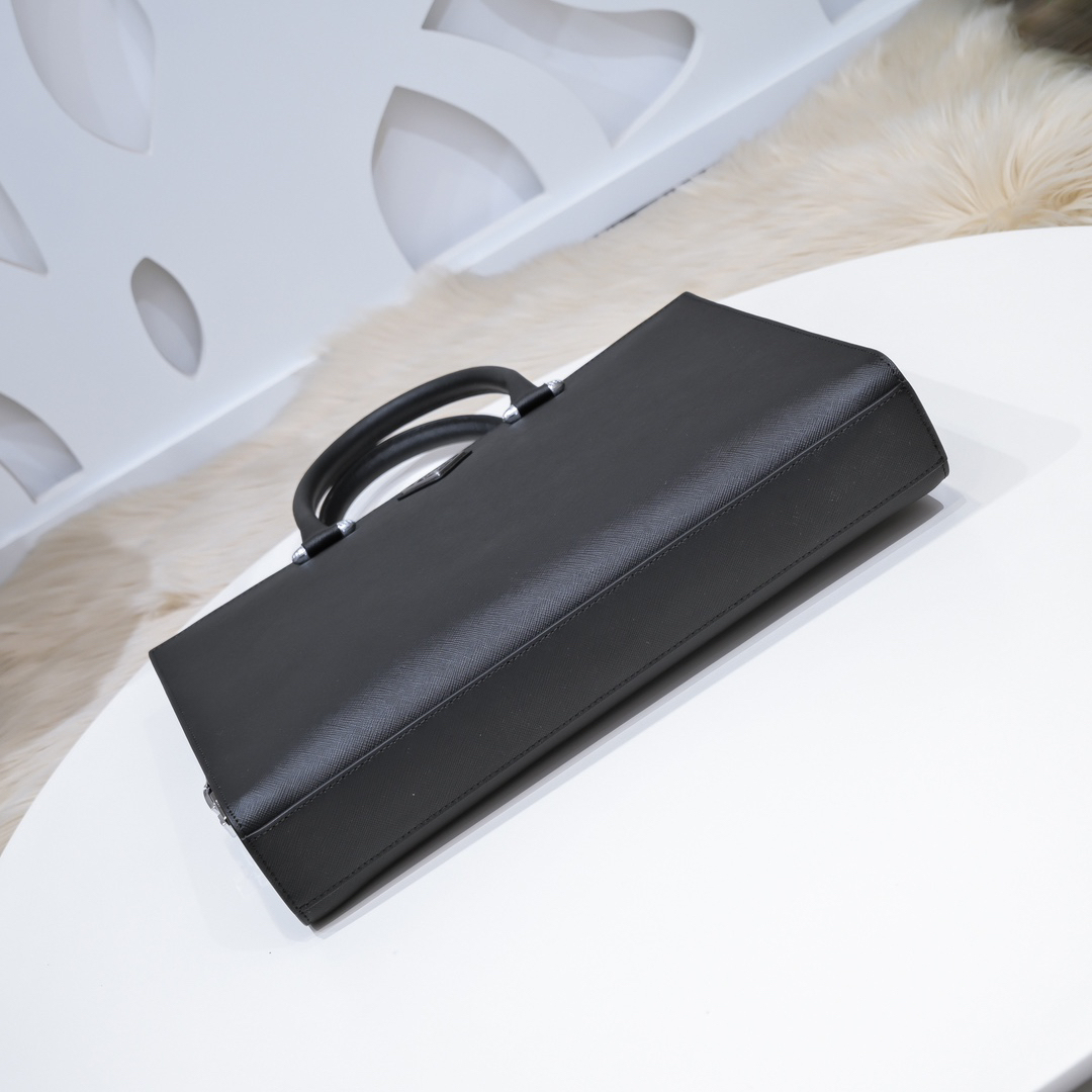 プラダ「Prada」Re-Nylon 2025 メンズ ビジネスバッグ