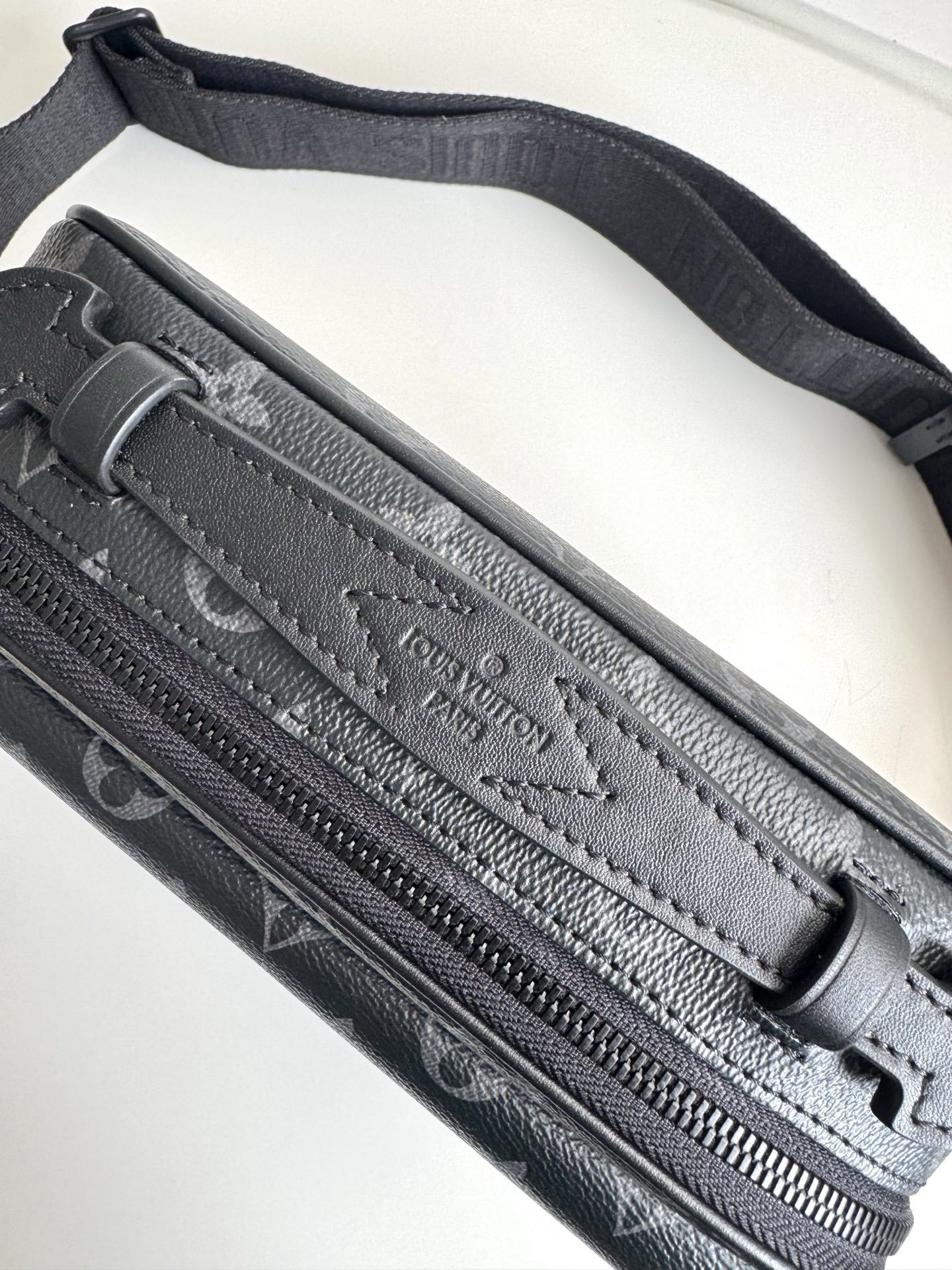 ルイ・ヴィトン「Louis Vuitton」SLo メッセンジャーバッグ