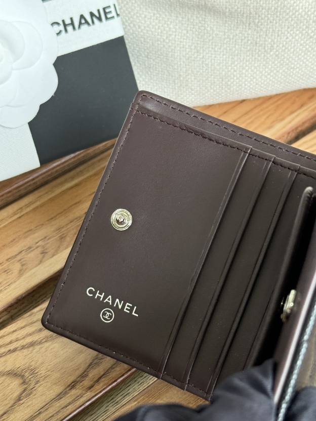シャネル「Chanel」クラシック バイフォールド コインケース付き ショートウォレット