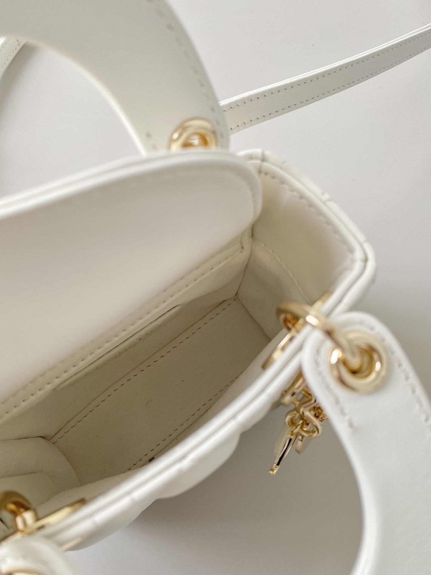 ディオール「Dior」LADYウルトラミニ レザー バッグ