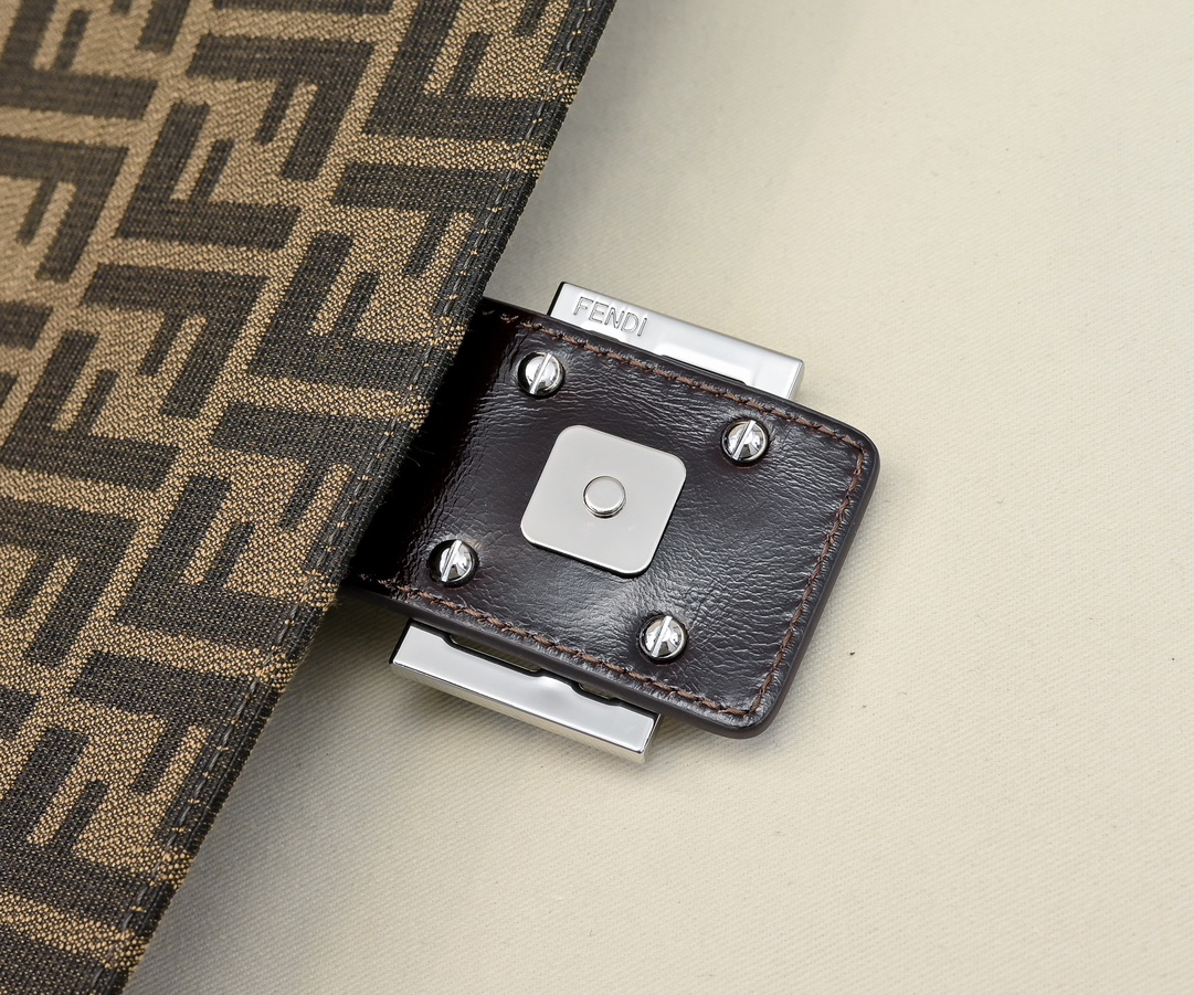 フェンディ「Fendi」vintage 法棍バッグ アンダーアームバッグ