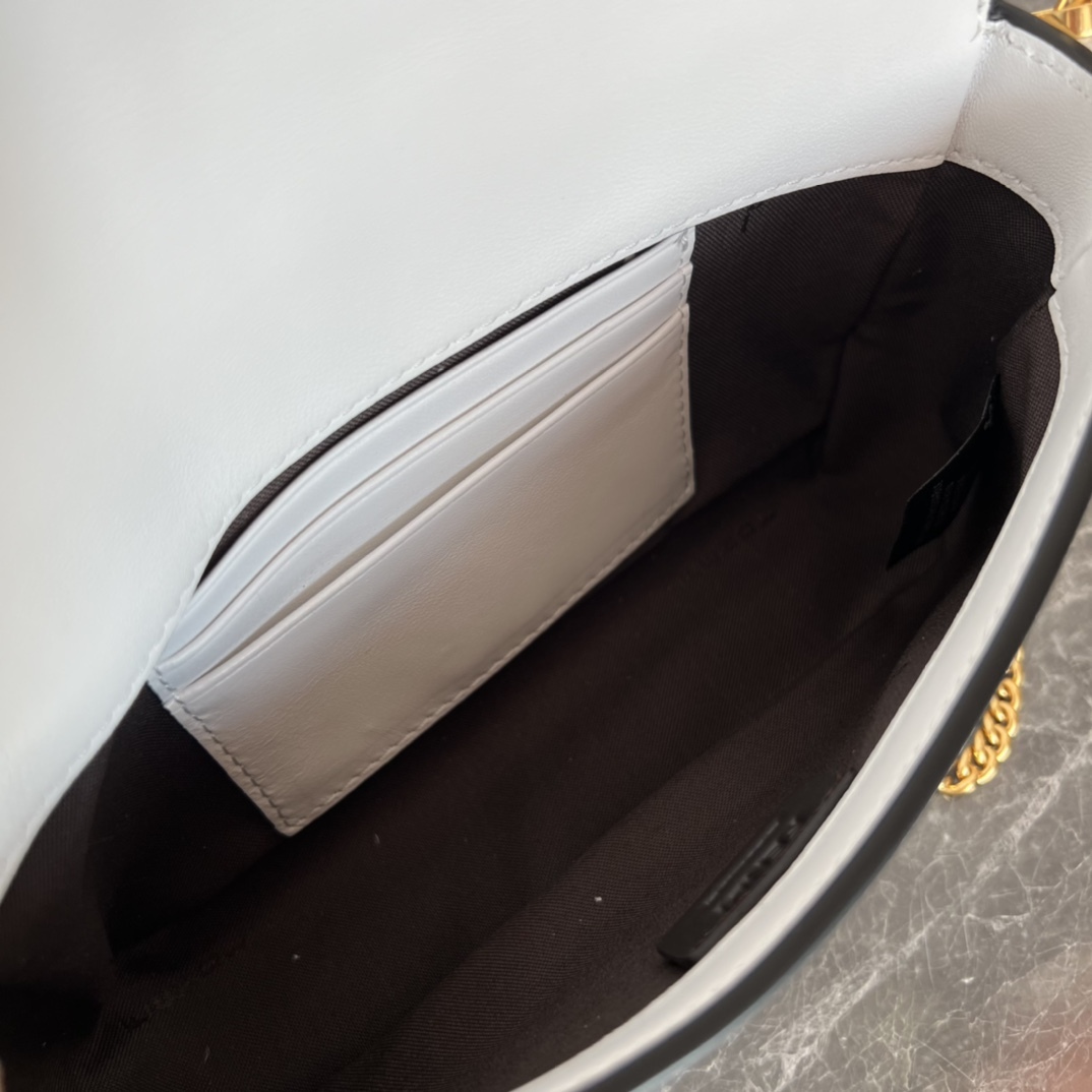 フェンディ「Fendi」ミニハンドバッグ