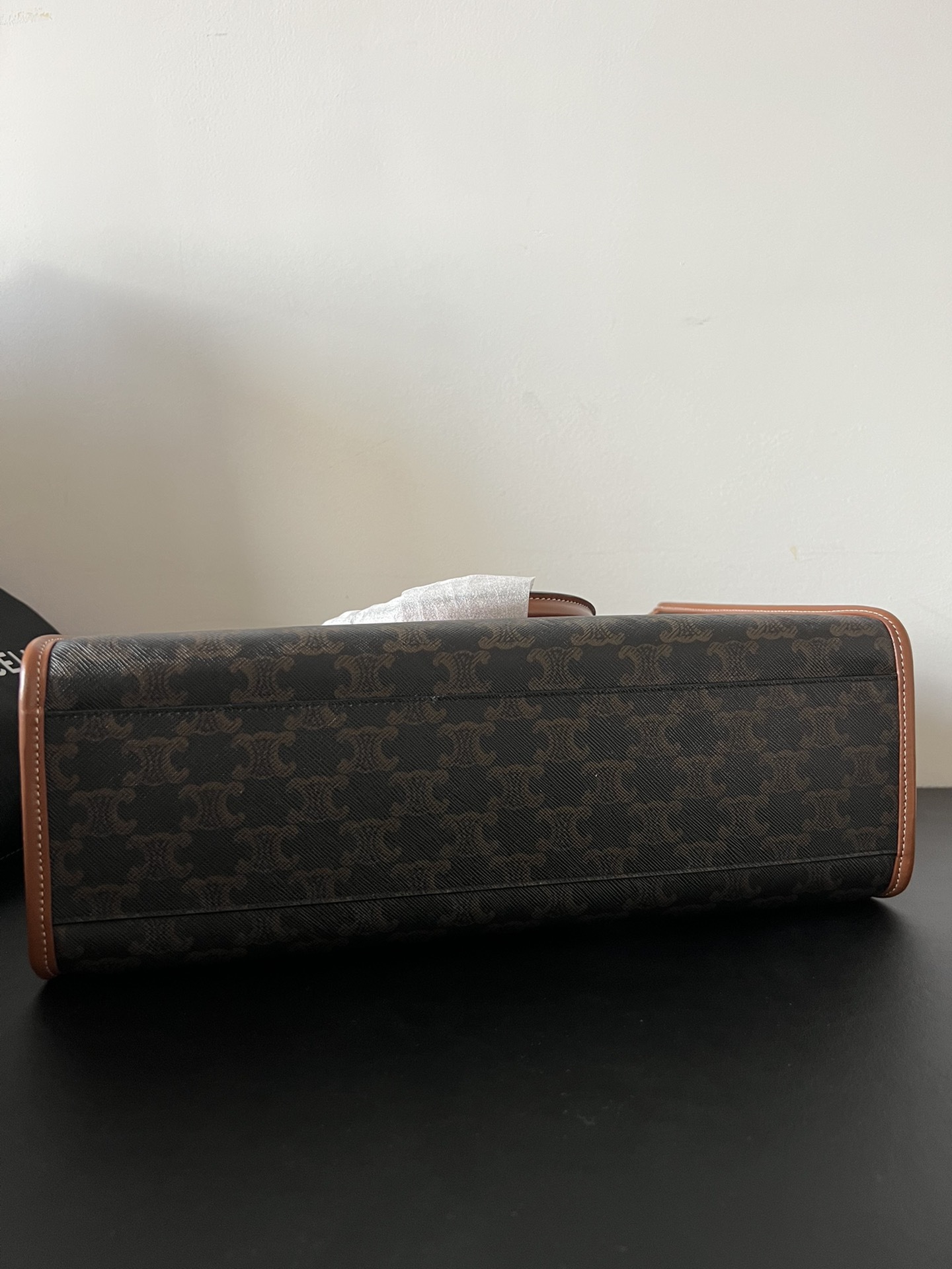 セリーヌ「Celine」TRIOMPHE モノグラム レザー トートバッグ