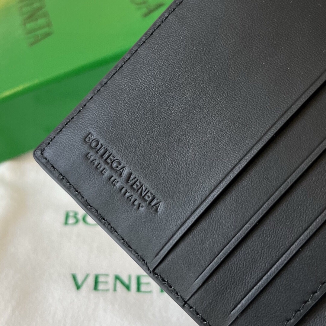 ボッテガ・ヴェネタ「Bottega Veneta」イントレチャート スリムウォレット