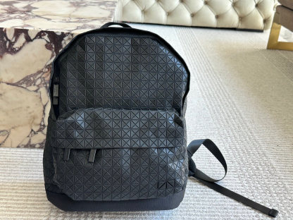 イッセイ・ミヤケ「Issey Miyake」ジオメトリックリュックサック