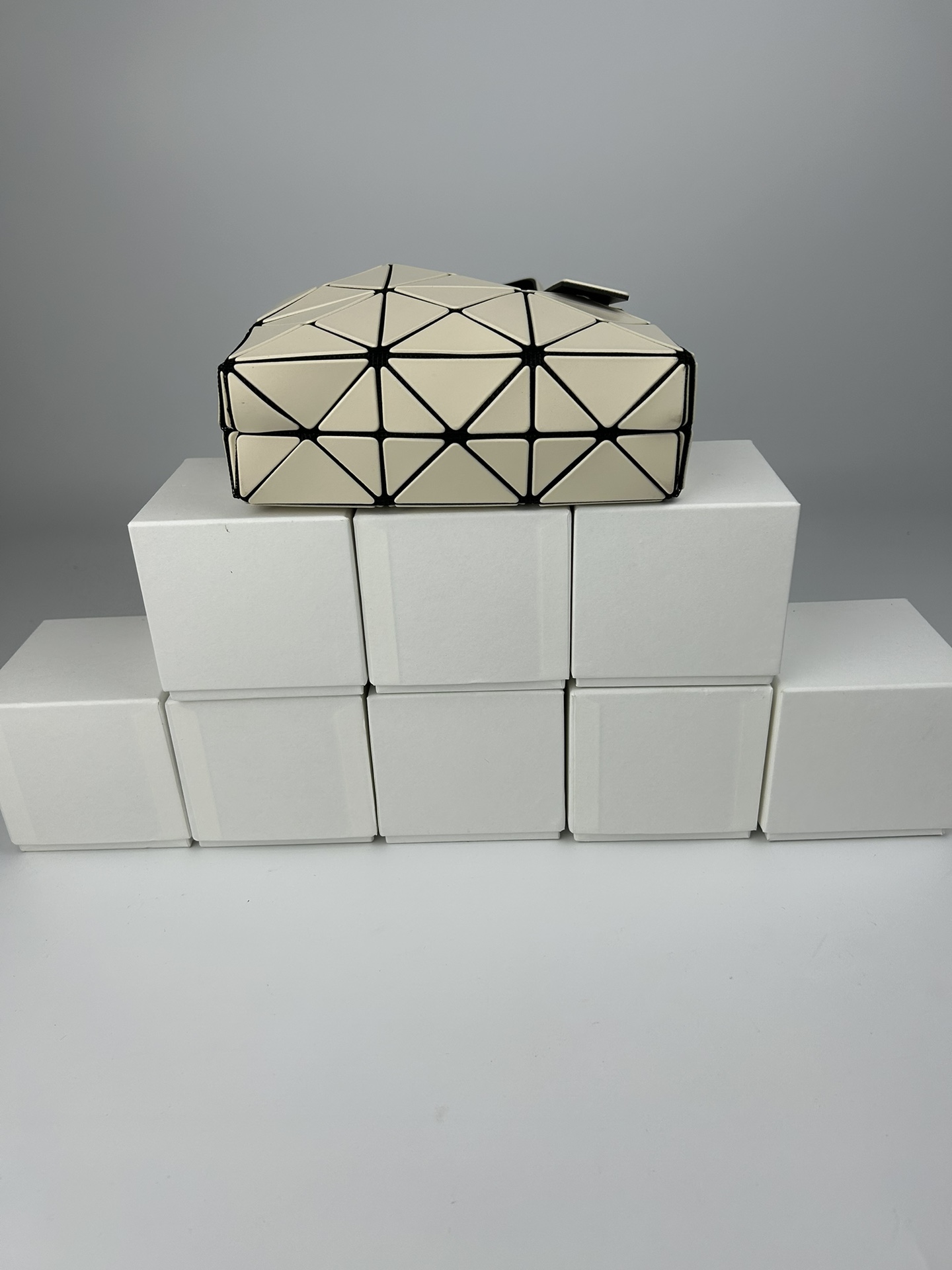 イッセイ・ミヤケ「Issey Miyake」CARAT ジオメトリックボックスバッグ