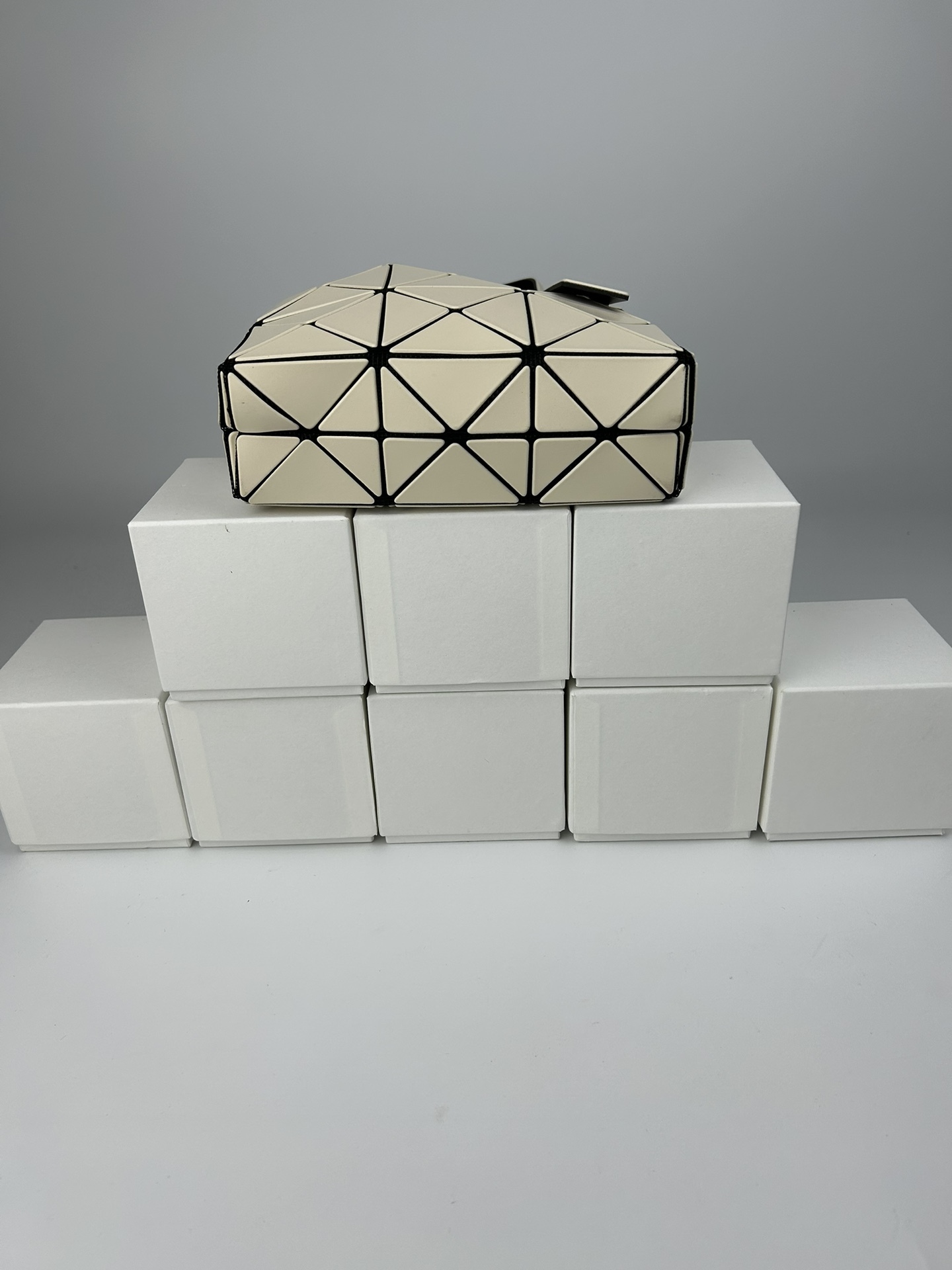 イッセイ・ミヤケ「Issey Miyake」CARAT ジオメトリックボックスバッグ