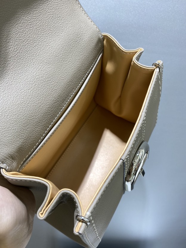 デルヴォー「Delvaux」External Stitch Shoulder Bag