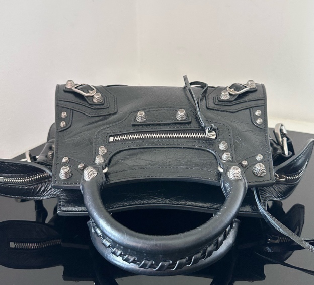 バレンシアガ「Balenciaga」モーターサイクルバッグ